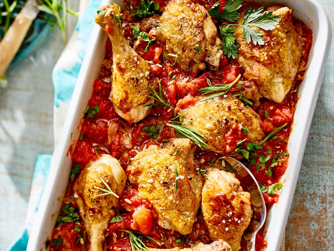 Low Carb Ernährungsplan: Tomatenragout mit Hähnchenkeule Low Carb Ernährungsplan: Tomatenragout mit Hähnchenkeule