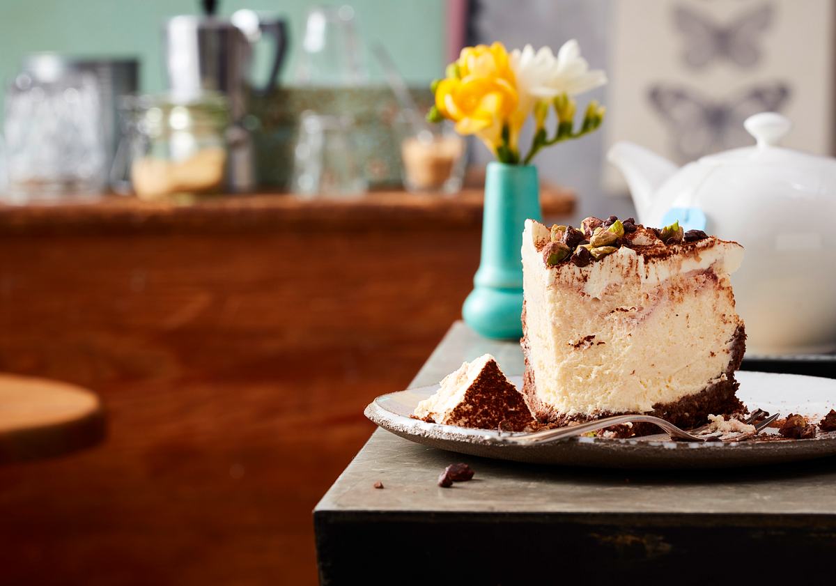 Low Carb Käsekuchen mit Mandelboden