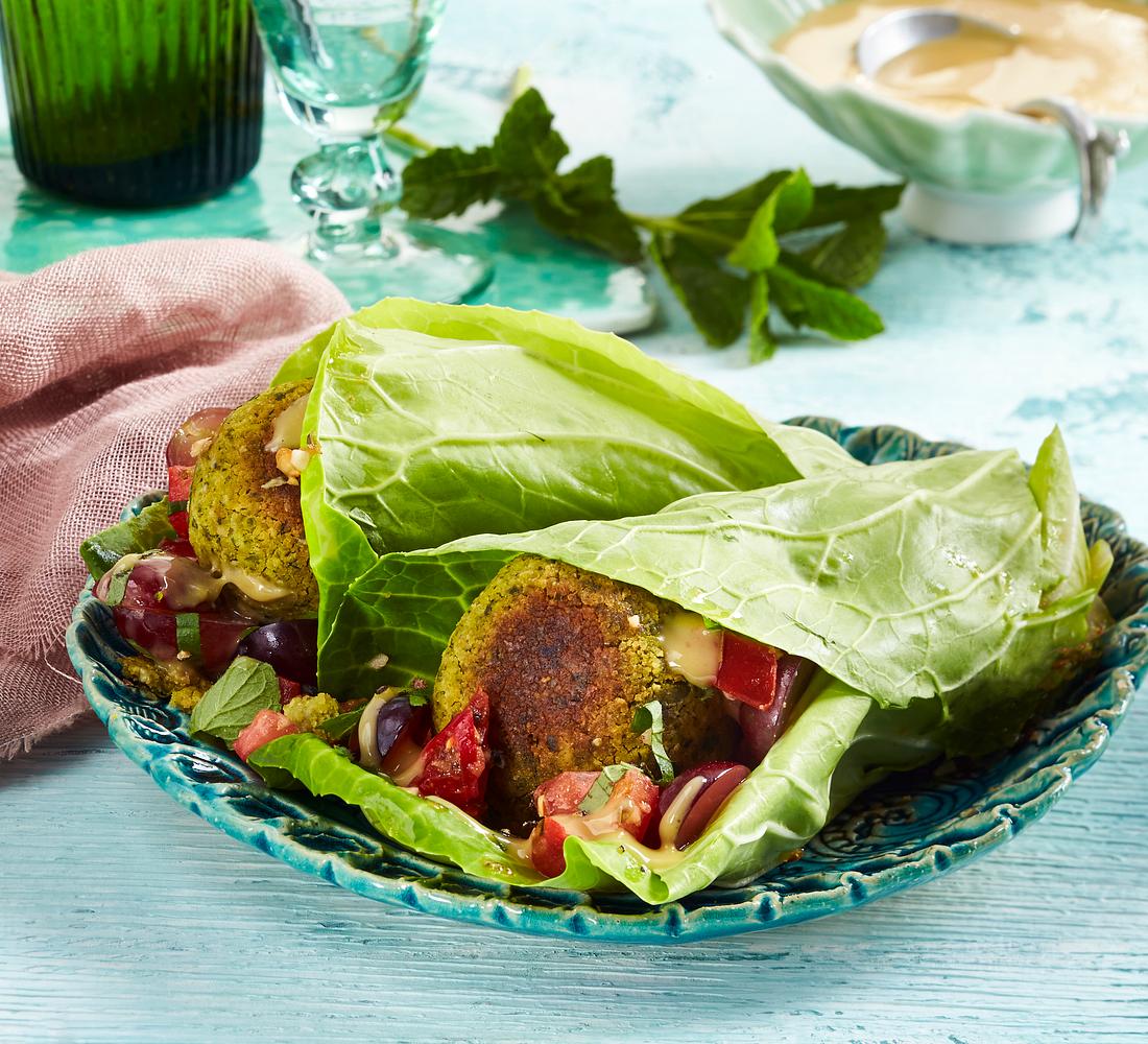 Low Carb Wraps Rezept: Falafel mit Kräutern und Cashew-Dip Low Carb Wraps Rezept: Falafel mit Kräutern und Cashew-Dip