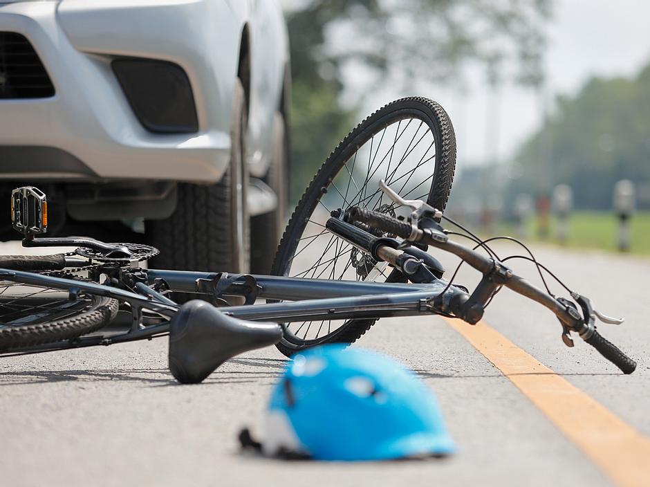 NRW Kind von Blitz getroffen Dann vom Auto angefahren