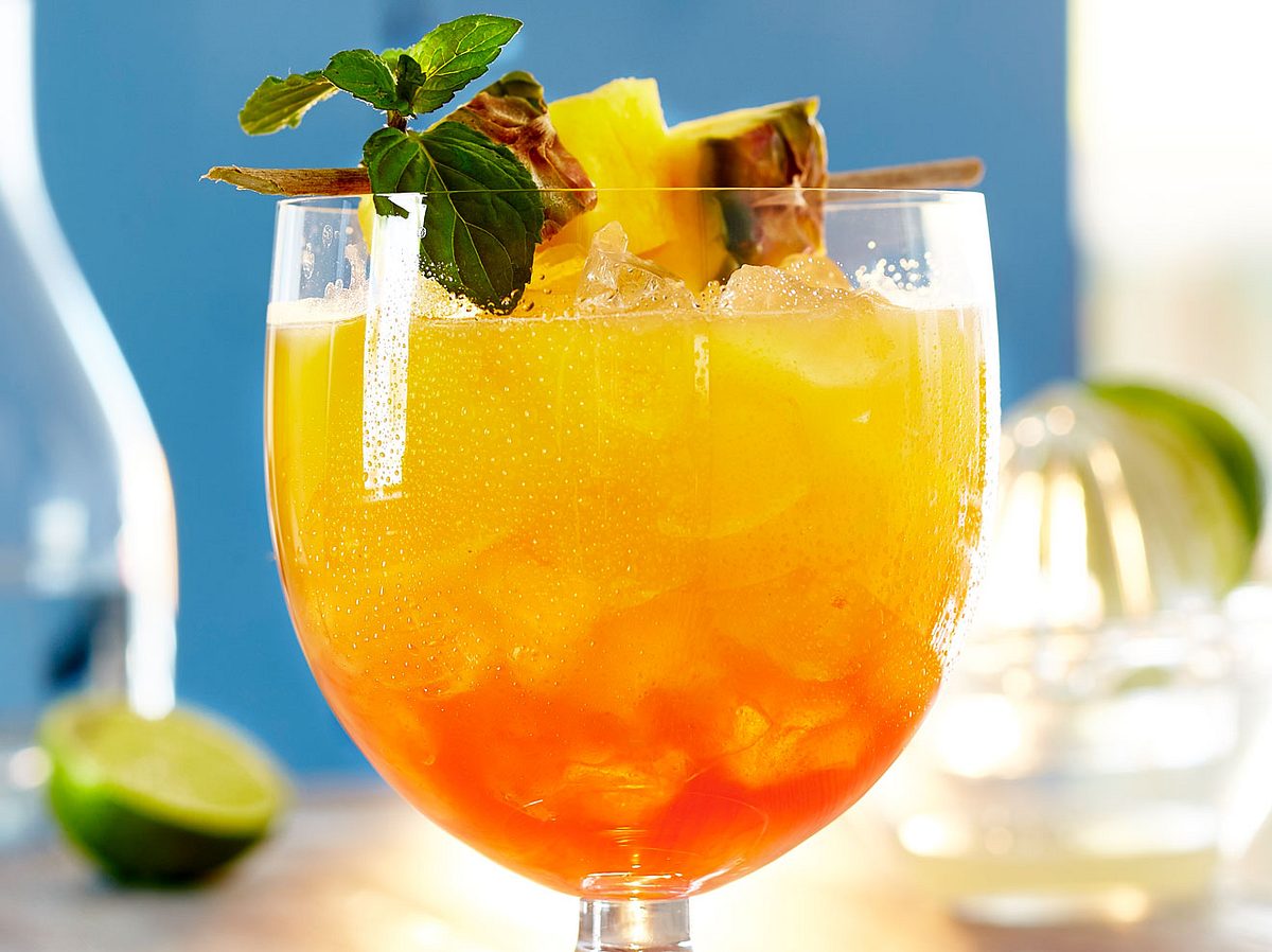 Unser Mai Tai ist ein fruchtiger Cocktail, der es in sich hat.