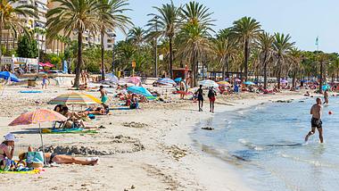 Der Mann darf zehn Jahre nicht nach Spanien reisen. - Foto: IMAGO / Michael Matthey