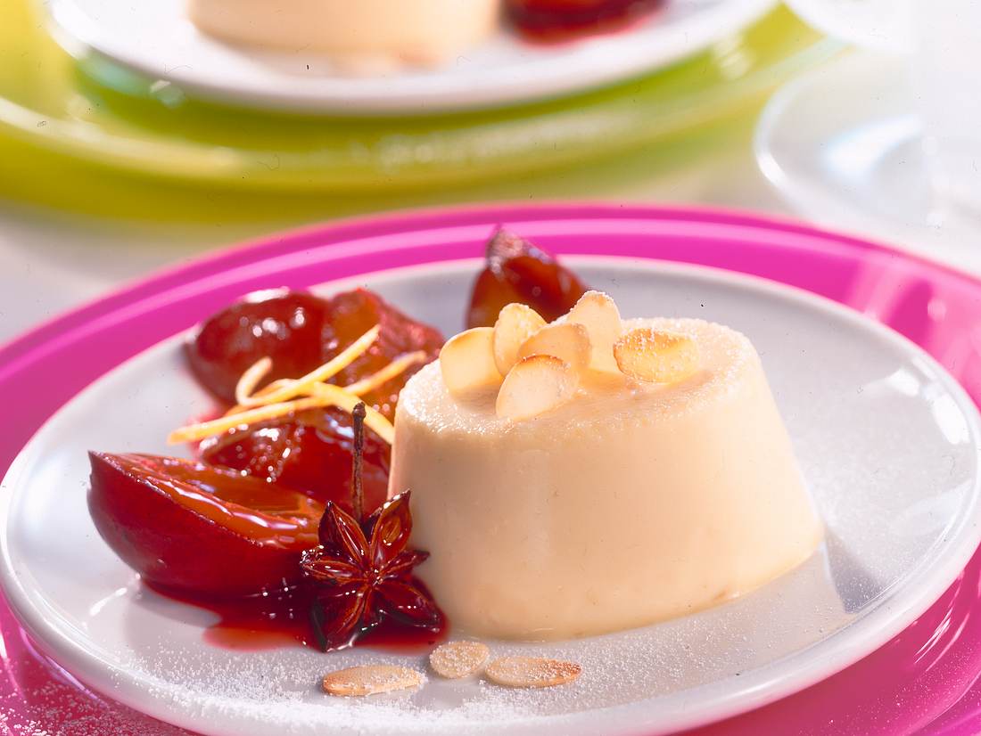 Mandel-Panna-Cotta Mandel-Panna-Cotta passt als Dessert perfekt in ein Weihnachtsmenü.