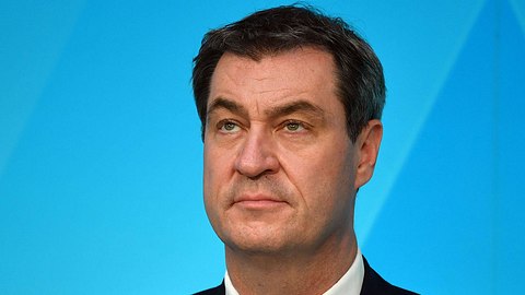Markus Söder warnt davor, das Virus zu locker zu sehen. - Foto: imago images / Poolfoto