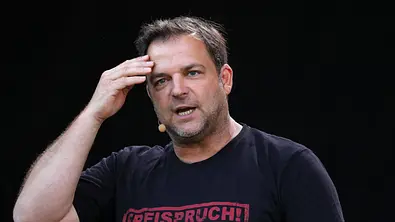 Martin Rütter: Welpe musste eingeschläfert werden - erschütternde Enthüllungen! - Foto: IMAGO / Karina Hessland