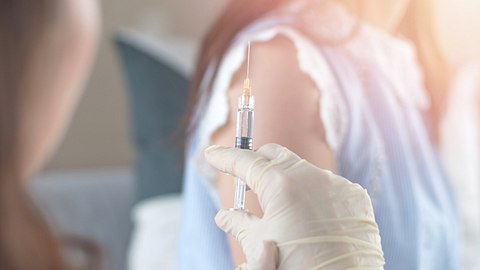 Masern-Impfpflicht 2020: Das solltest du jetzt wissen - Foto: iStock/Pornpak Khunatorn