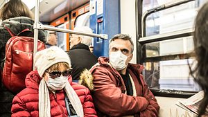 Keine Maskenpflicht mehr in Bus & Bahn in diesem Bundesland! - Foto: Müge Ayma/iStock