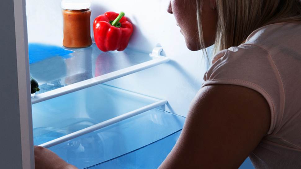 Diese Medikamente gehören in das Gemüsefach im Kühlschrank - Foto: AndreyPopov/ iStock