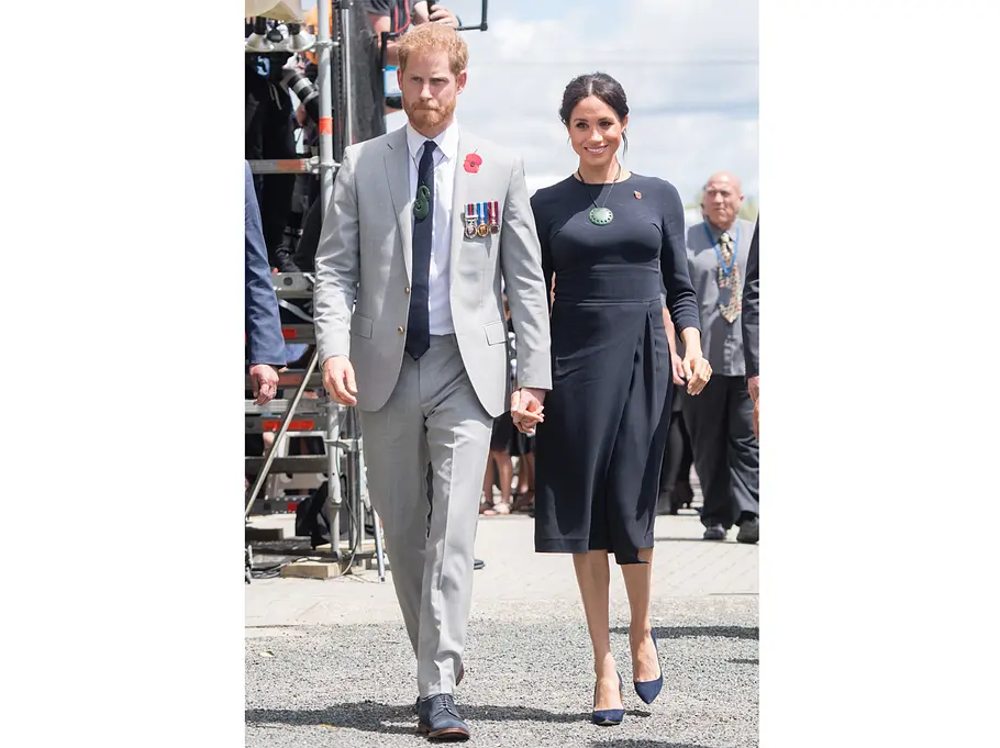 Meghan Markle Outfits: Blau gewinnt Meghan Markle überzeugt auch in ihrer Schwangerschaft mit tollen Outfits und einem besonderen Style.