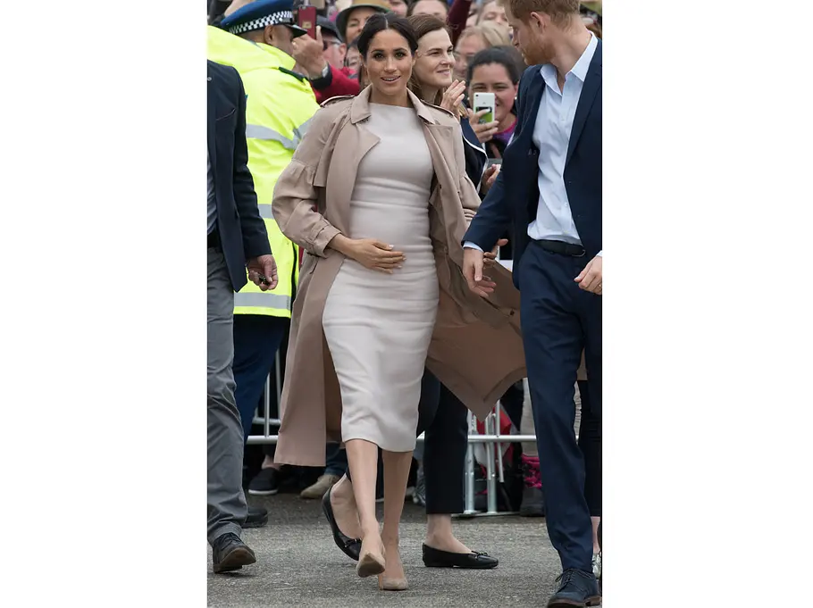 Das schönste Accessoire Meghan Markle überzeugt auch in ihrer Schwangerschaft mit tollen Outfits und einem besonderen Style.