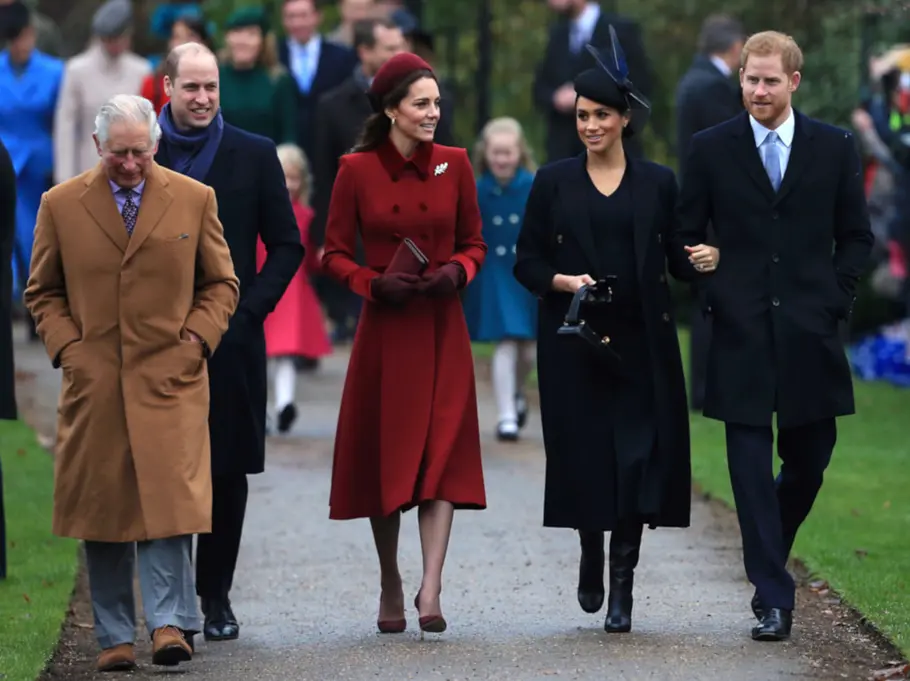 Festliches Weihnachts-Outfit Meghan Markle begeistert auch während der Schwangerschaft mit tollen Outfits!