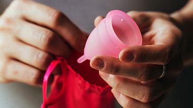 Menstruationstassen einführen: Vorsicht vor TSS! - Foto: iStock