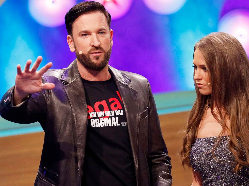 Michael Wendler und Laura Müller Michael Wendler mit Laura Müller in der RTL-Live-Show Pocher vs. Wendler.