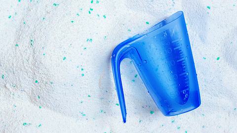 Mikroplastik im Pulverwaschmittel - Foto: iStock/stevanovicigor