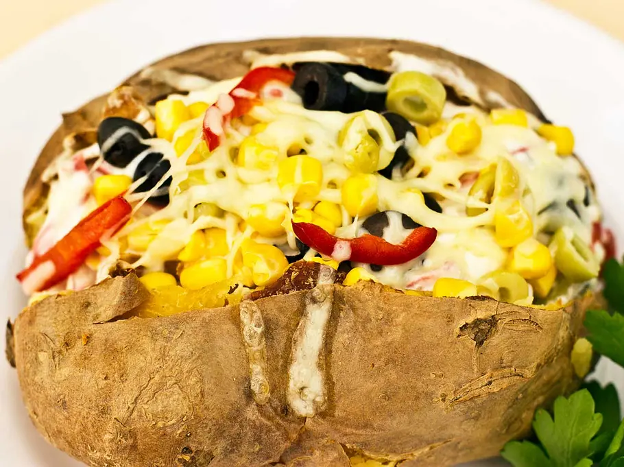 Kumpir aus der Mikrowelle Dieses Mikrowellenrezept ist die beste Resteverwertung.
