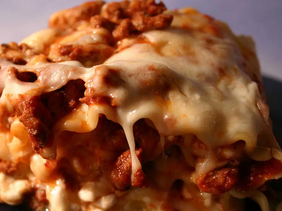 Mikrowellenrezept: Blitz-Lasagne Ein Klassiker unter den Mikrowellenrezepten: Die Tassenlasagne.