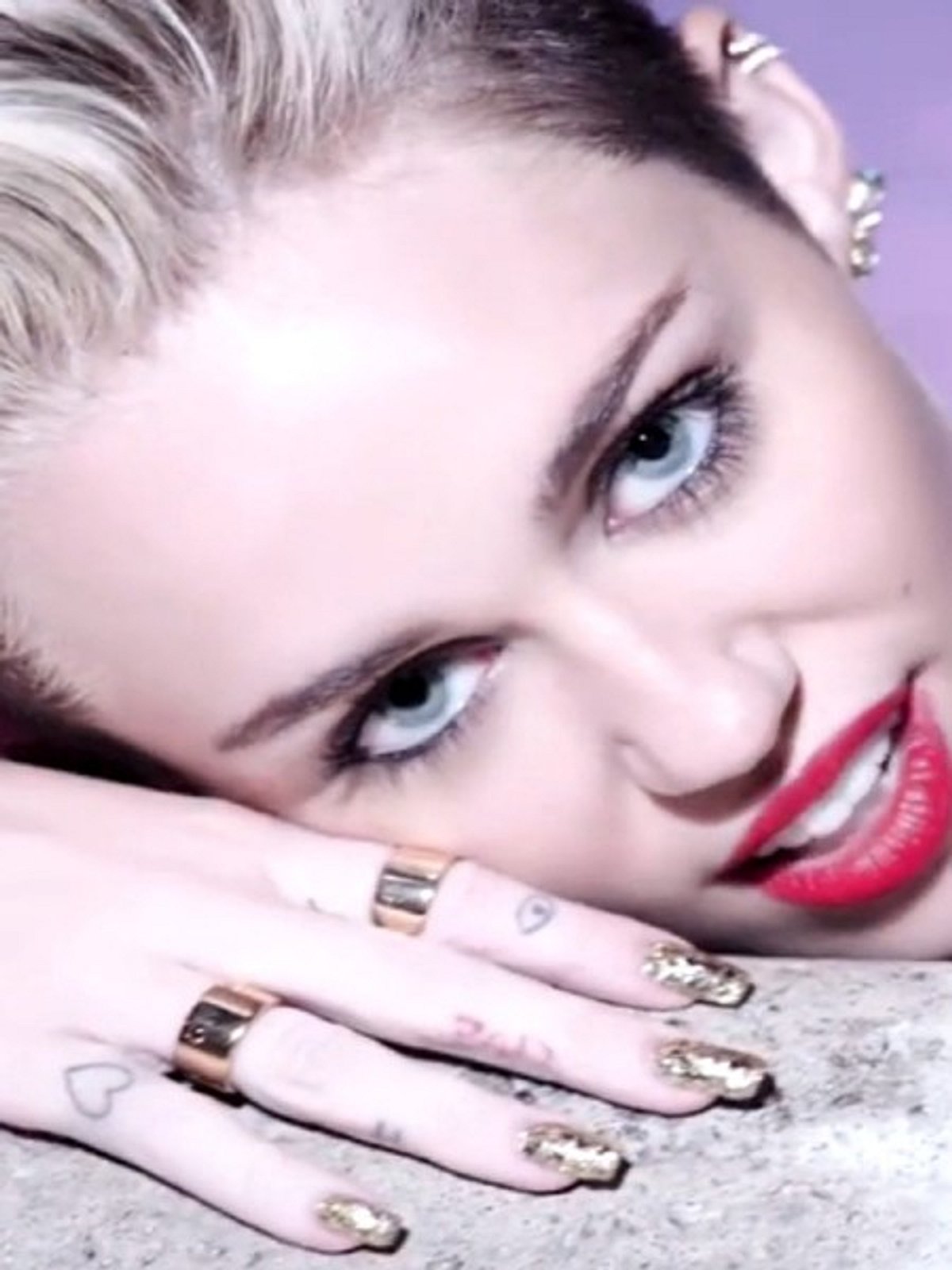 miley cyrus tattoo nummer der boese blick