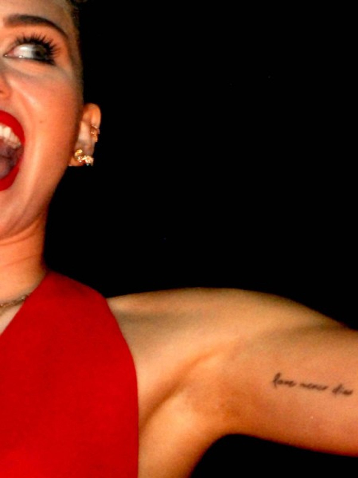 miley cyrus tattoo nummer ewige liebe