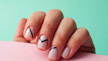 Minimalistische Nägel überzeugen durch ihr Understatement. - Foto: iStock/Kateryna Medetbayeva