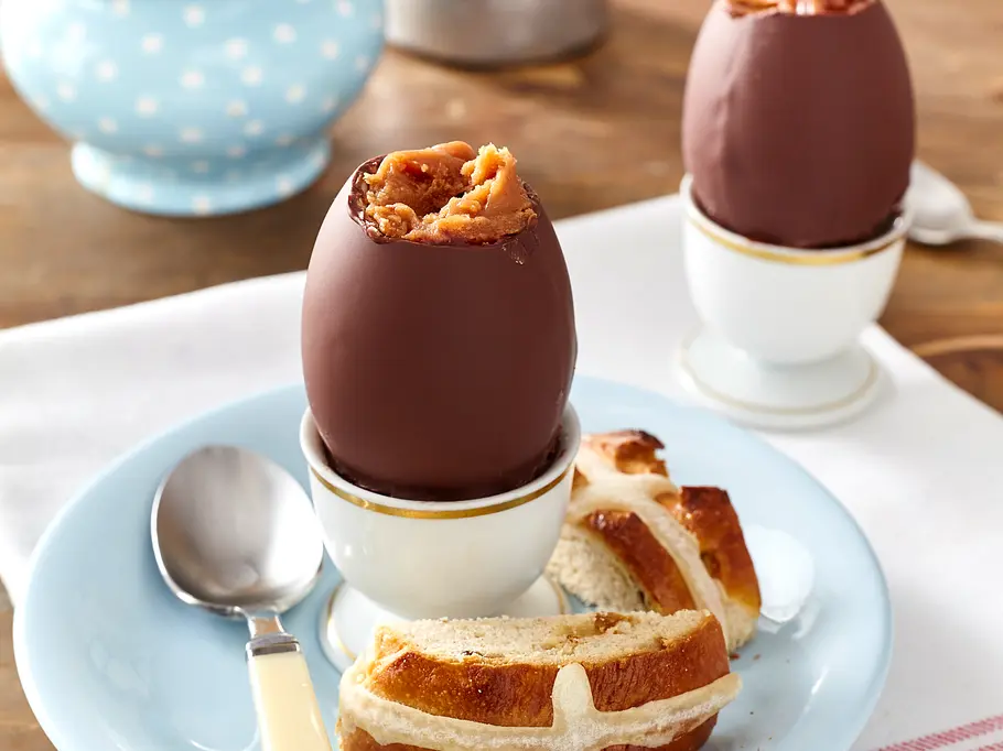 Mit Karamellcreme gefüllte Schoko-Eier Mit Karamellcreme gefüllte Schoko-Eier
