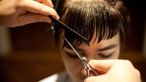 Mixie: Diesen 3 Haartypen steht die freche Kurzhaarfrisur besonders gut - Foto: AleksandarNakic/iStock