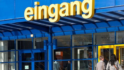 Ikea und Co. wollen ihre Möbelhäuser wieder öffnen. - Foto: istock/ typo-graphics