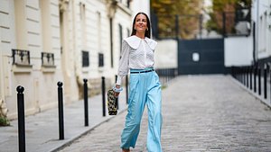 Mode für kleine Frauen an dem Beispiel eines Streetstyles - Foto: GettyImages/Edward Berthelot