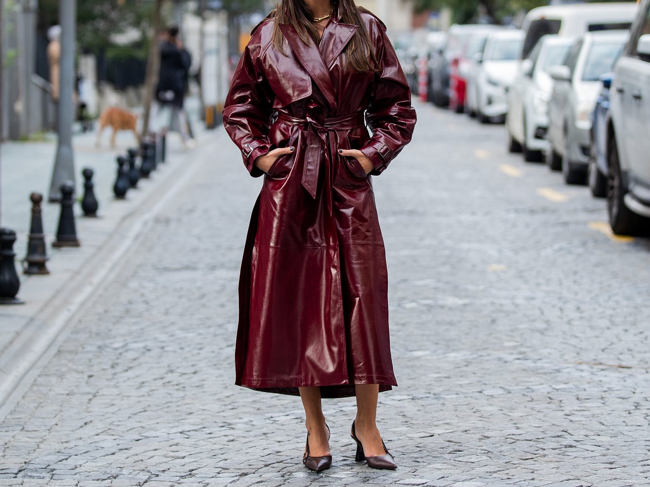 Modetrends 2022: Düstere Ledermäntel Modetrends 2022: Düstere Ledermäntel