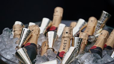 Mit Ecstasy vergiftet: Mega-Rückrufaktion von Luxus-Champagner - Foto: Thomas Niedermueller/Getty Images