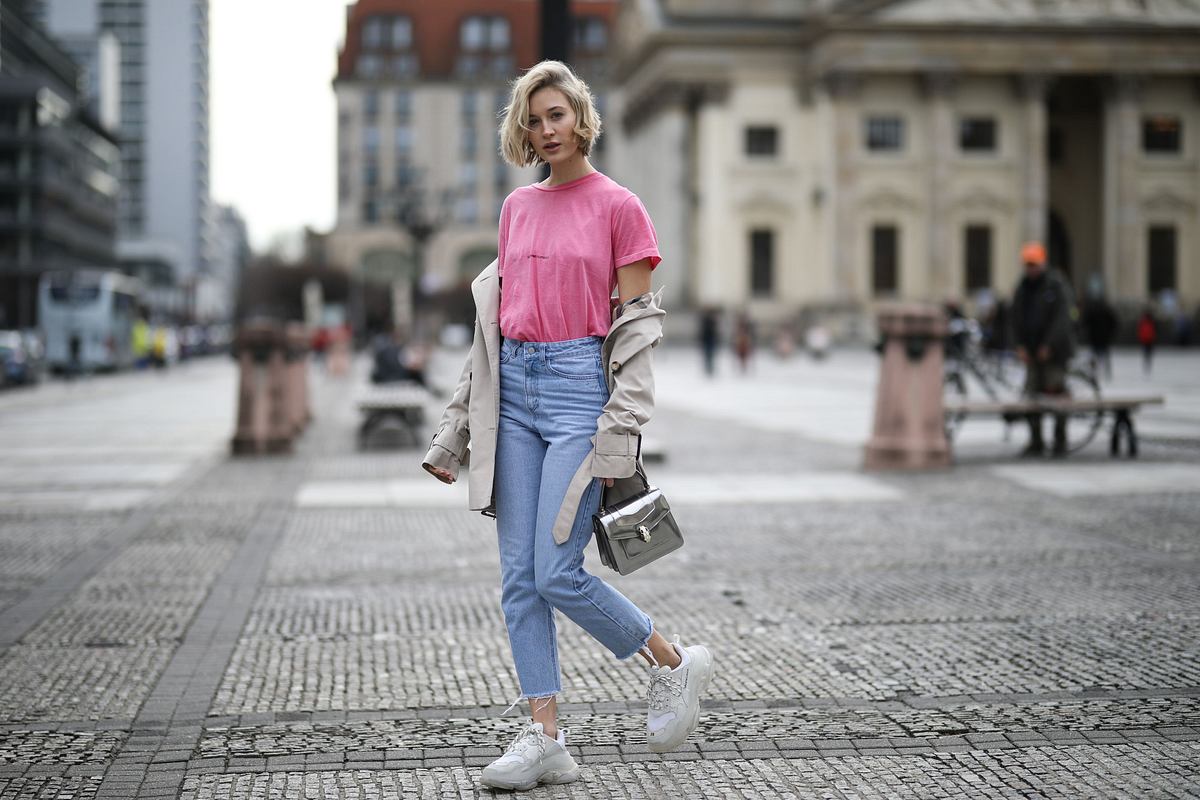Mom-Jeans besten Wunderweib Die kombinieren: | Denim-Trend Outfit-Ideen zum