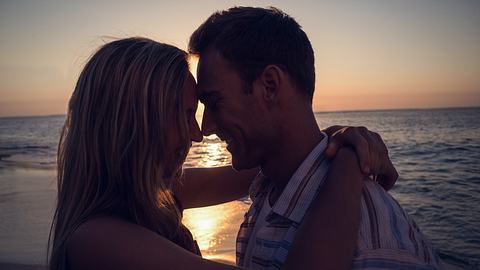 3 Sternzeichen haben im März großes Glück in der Liebe - Foto: Wavebreakmedia/iStock