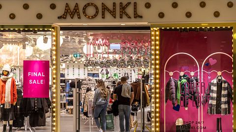 Geschäft Monki im Stuttgarter Einkaufszentrum Milaneo - Foto: IMAGO / Arnulf Hettrich