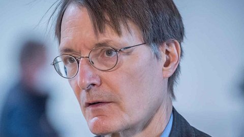 Karl Lauterbach erhält Morddrohungen. - Foto: IMAGO / Christian Spicker