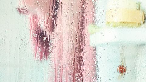 Morgens oder abends duschen - was ist gesünder? (Themenbild) - Foto: Rike_/iStock