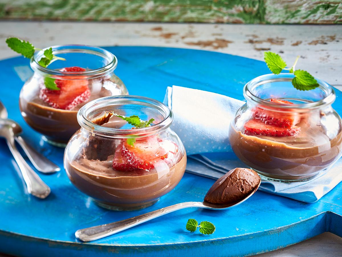 Mousse au Chocolat: Veganes Rezept mit Erdbeeren