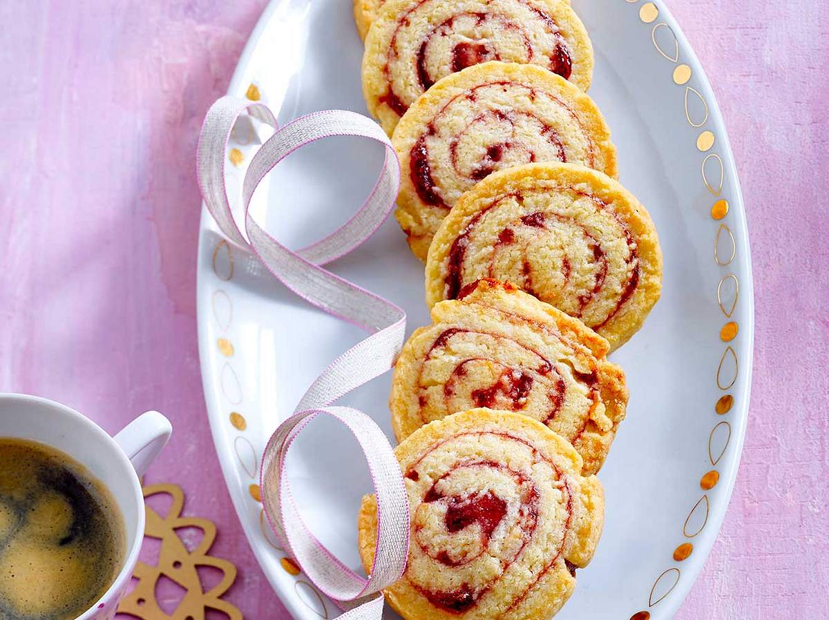 Mürbeteigplätzchen: Rezept für Schnecken mit Himbeer