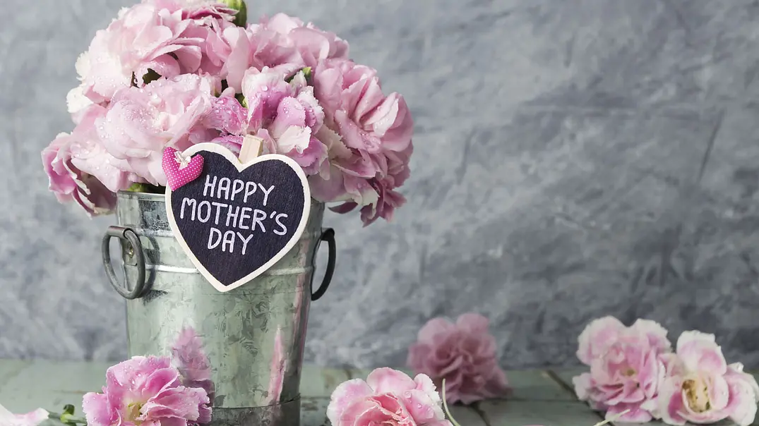 Muttertagsideen zum Verwöhnen: Für Mama darf es zum Muttertag auch ein (fast) kostenloses Geschenk von Herzen sein - Foto: FeelPic/iStock Muttertagsideen zum Verwöhnen: Für Mama darf es zum Muttertag auch ein (fast) kostenloses Geschenk von Herzen sein - Foto: FeelPic/iStock