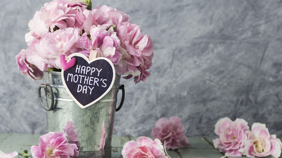 Muttertagsideen zum Verwöhnen: Für Mama darf es zum Muttertag auch ein (fast) kostenloses Geschenk von Herzen sein - Foto: FeelPic/iStock