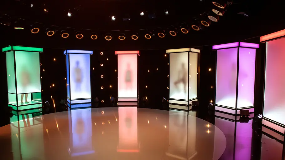Naked Attraction: Diese Kandidaten sind heute, am 3. Juni 2026, dabei Bei „Naked Attraction – Dating hautnah“ präsentieren sich die Partnersuchenden komplett nackt. Stück für Stück werden Teile ihres Körpers in Boxen enthüllt.