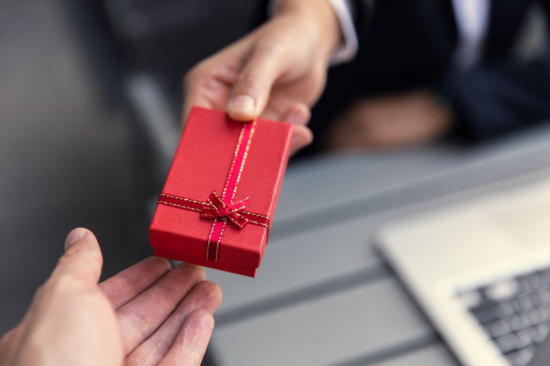 Du kannst durch ein Änderung im Januar 2022 monatliche Aufmerksamkeiten von bis zu 50 Euro auf der Arbeit erhalten - sozialversicherungsfrei. Du kannst durch ein Änderung im Januar 2022 monatliche Aufmerksamkeiten von bis zu 50 Euro auf der Arbeit erhalten - sozialversicherungsfrei.