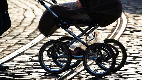 New York: 1-jähriges im Kinderwagen erschossen! - Foto: iStock/Sergey Granev/Symbolbild