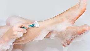 Warum du zum Rasieren niemals Shampoo oder Duschgel benutzen solltest! - Foto: iStock Warum du zum Rasieren niemals Shampoo oder Duschgel benutzen solltest! - Foto: iStock