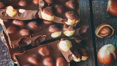 Nuss-Schokolade im Test: Muss Qualität teuer sein? - Foto: iStock