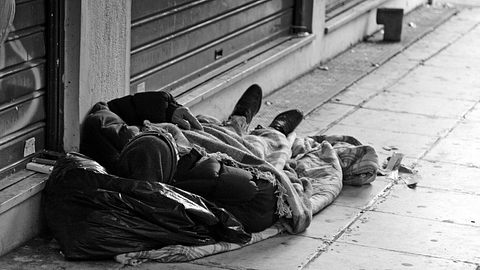So kannst du Obdachlosen helfen - Foto: iStock