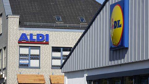 Öffnungszeiten an Silvester 2024: Wie lange haben Edeka, Rewe, Aldi und Co. geöffnet? - Foto: imago images / Steinach