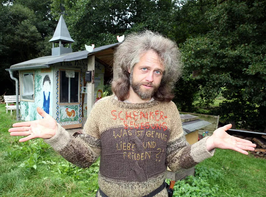 ÖffÖff: Der Waldmensch hat eine neue Freundin und sie braucht Strom! Waldmensch ÖffÖff im Jahr 2007.