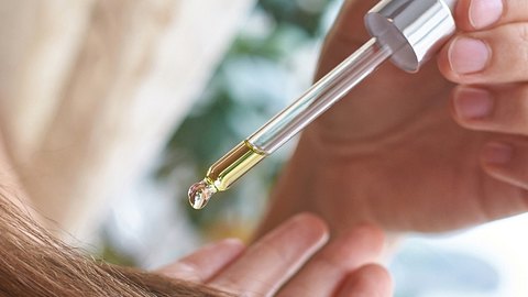 Öl für die Haare. - Foto: Elena Volf/iStock