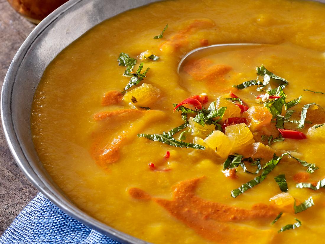 Ofen-Kürbissuppe: Hokkaido mit Harrissa und Kreuzkümmel Ofen-Kürbissuppe: Hokkaido mit Harrissa und Kreuzkümmel