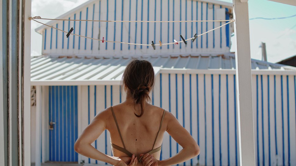 Ohne Body-Akne mit dieser Routine - Foto: i Stock / stockbusters