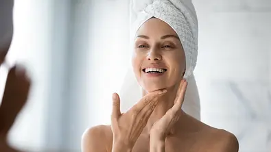 oil cleansing  - Foto: iStock/fizkes